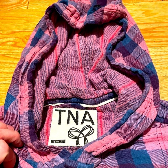 NWOT Aritzia | TNA Boyfriend Plaid Shirt - Picture 2 of 4